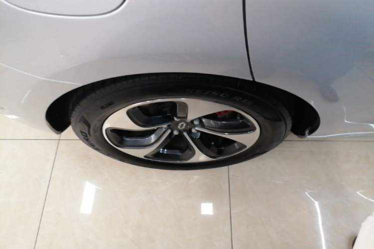 Used Hima AITO M5 2022 Range-Extended Rear-Drive Standard Version Right Rear Wheel Hub