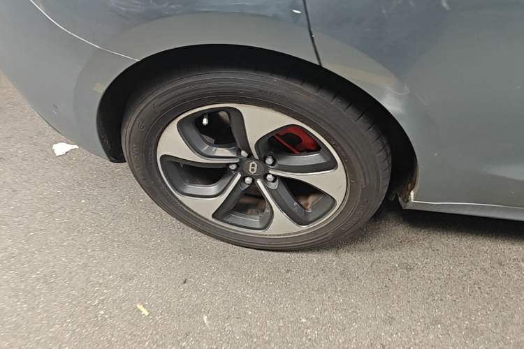 Used Hima AITO M5 2022 Range-Extended Rear-Drive Standard Version Right Rear Wheel Hub