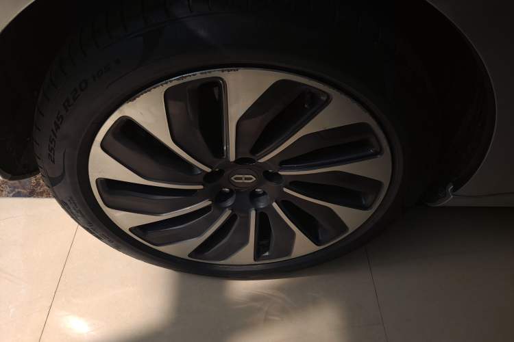 Used Hima AITO M5 2022 Extended-Range Four-Wheel Drive Performance Version Right Rear Wheel Hub