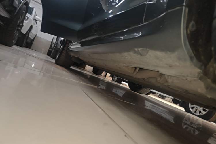 Used Hima AITO M5 2022 Range-Extended Rear-Drive Standard Version Right Side Sill