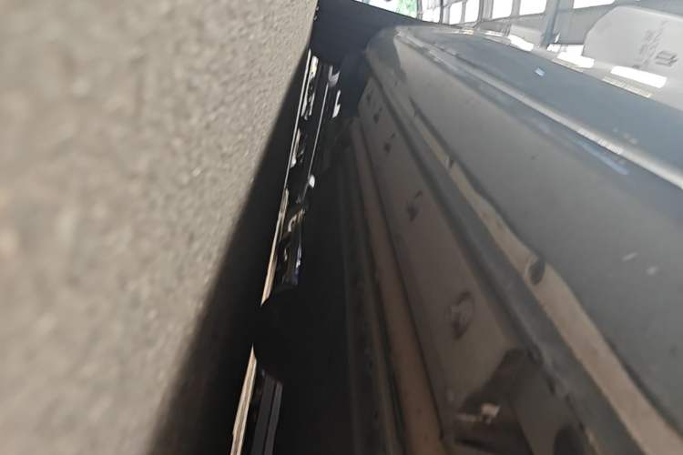 Used Hima AITO M5 2022 Range-Extended Rear-Drive Standard Version Right Side Sill