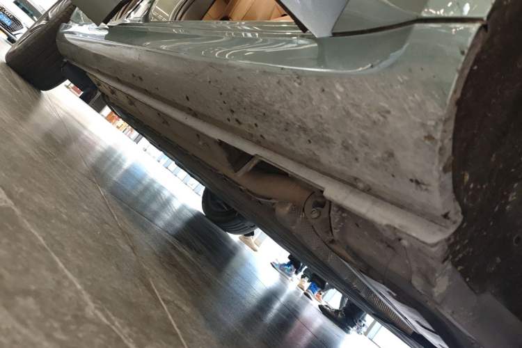 Used Hima AITO M5 2022 Range-Extended Rear-Drive Standard Version Right Side Sill