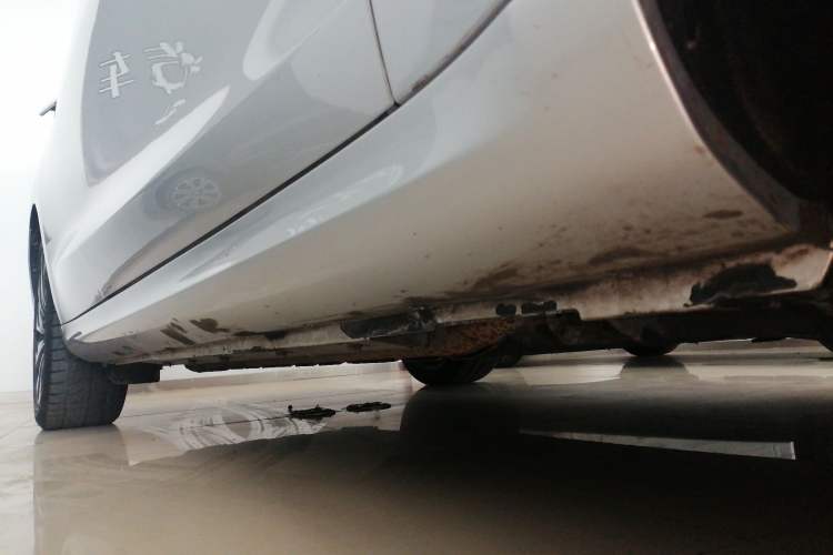 Used Hima AITO M5 2022 Extended-Range Four-Wheel Drive Ultimate Edition Right Side Sill