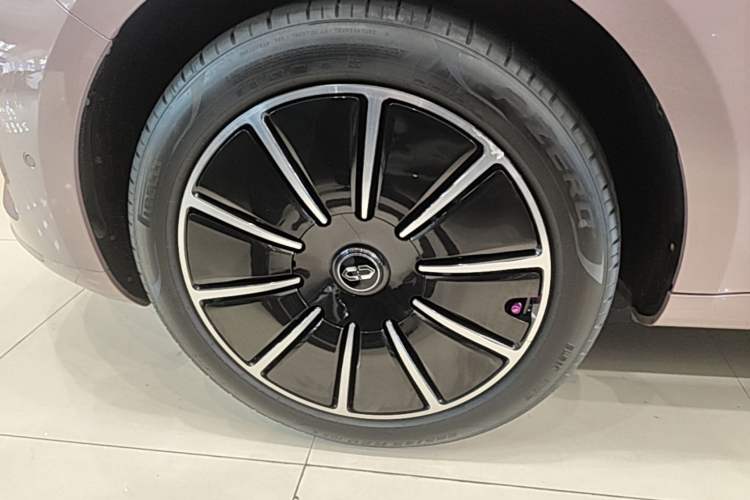 Used Hima AITO M5 2022 Pure Electric All-Wheel-Drive Performance Edition Exterior 1