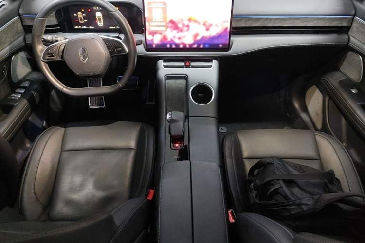 Used Hima AITO M5 2022 Extended-Range Four-Wheel Drive Ultimate Edition Center Console