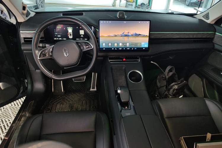 Used Hima AITO M5 2022 Extended-Range Four-Wheel Drive Performance Version Center Console