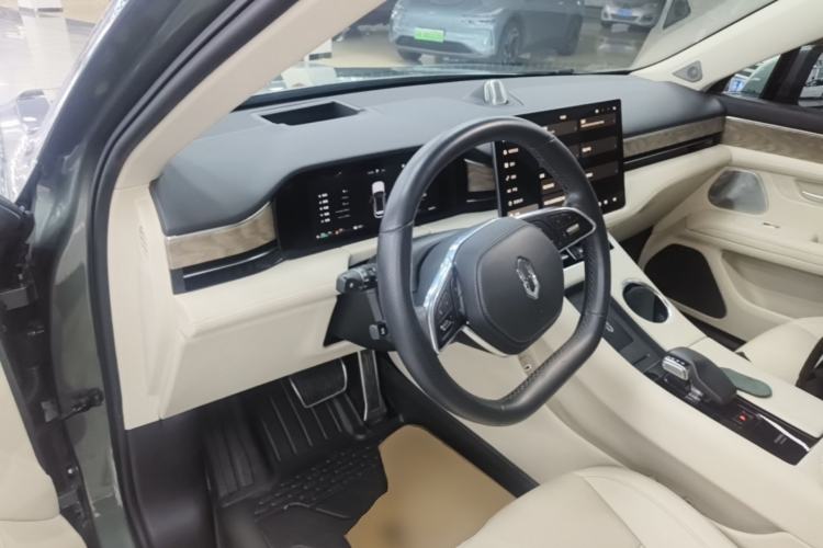 Used Hima AITO M5 2022 Extended-Range Four-Wheel Drive Performance Version Center Console