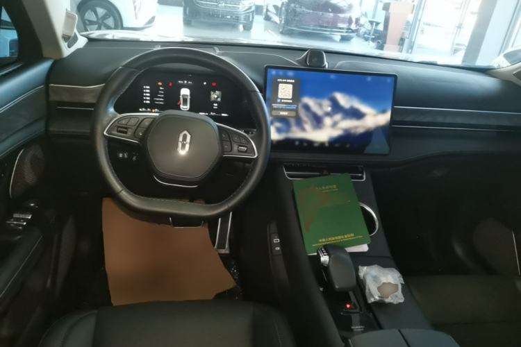 Used Hima AITO M5 2022 Extended-Range Four-Wheel Drive Performance Version Center Console