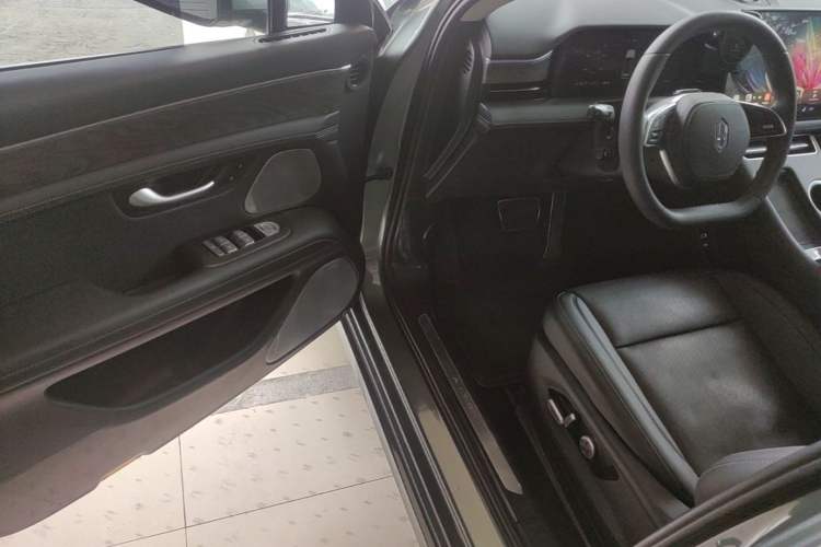 Used Hima AITO M5 2022 Extended-Range Four-Wheel Drive Performance Version Driver Seat