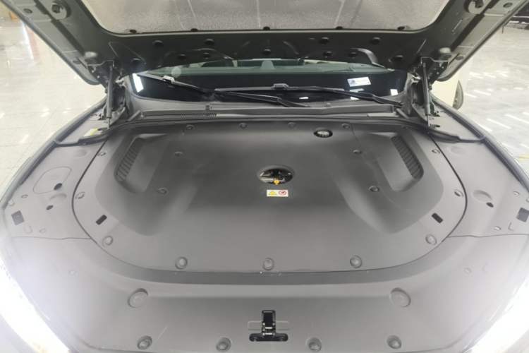 Used Hima AITO M5 2022 Extended-Range Four-Wheel Drive Performance Version Engine Bay