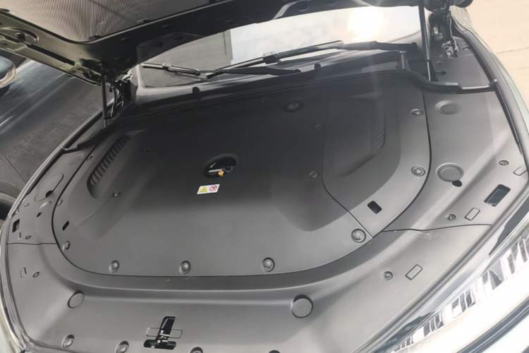Used Hima AITO M5 2022 Extended-Range Four-Wheel Drive Performance Version Engine Bay