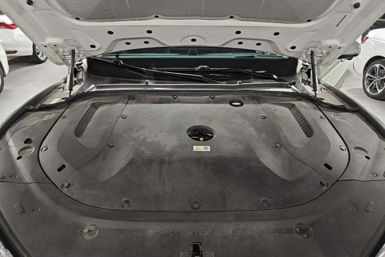 Used Hima AITO M5 2022 Extended-Range Four-Wheel Drive Ultimate Edition Engine Bay