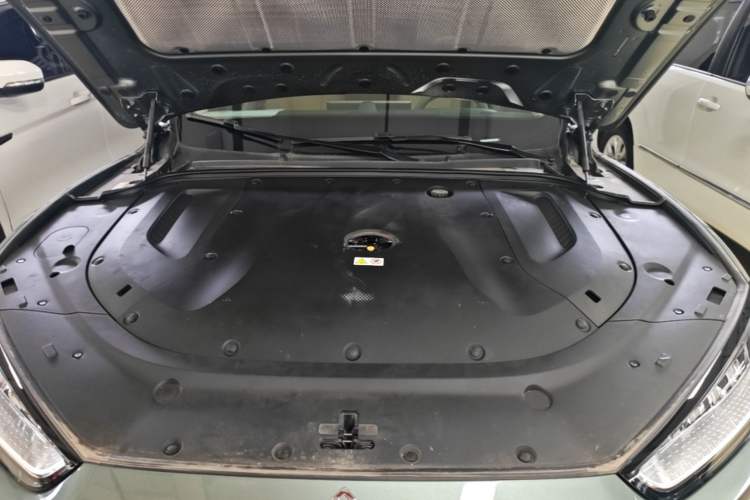 Used Hima AITO M5 2022 Extended-Range Four-Wheel Drive Ultimate Edition Engine Bay