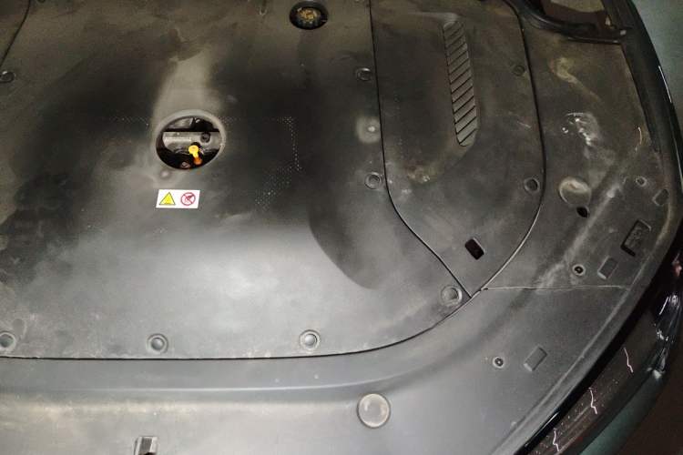Used Hima AITO M5 2022 Extended-Range Four-Wheel Drive Ultimate Edition Engine Bay Left