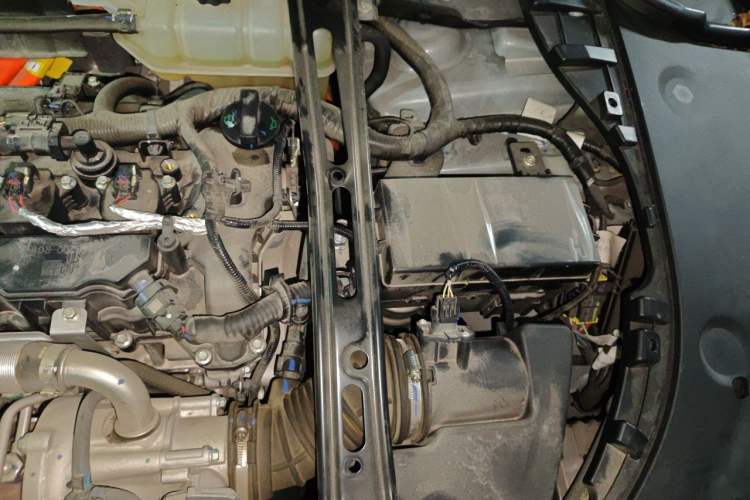 Used Hima AITO M5 2022 Extended-Range Four-Wheel Drive Ultimate Edition Engine Bay Left