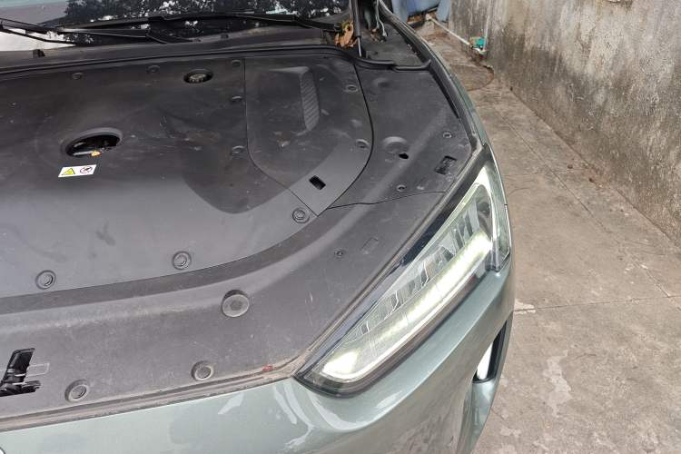 Used Hima AITO M5 2022 Extended-Range Four-Wheel Drive Performance Version Engine Bay Left