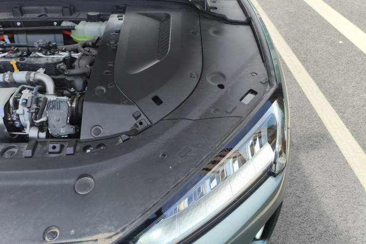 Used Hima AITO M5 2022 Extended-Range Four-Wheel Drive Performance Version Engine Bay Left