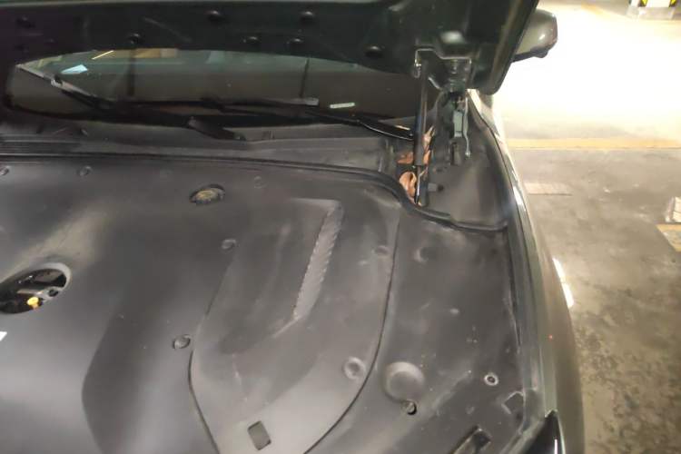 Used Hima AITO M5 2022 Extended-Range Four-Wheel Drive Performance Version Engine Bay Left