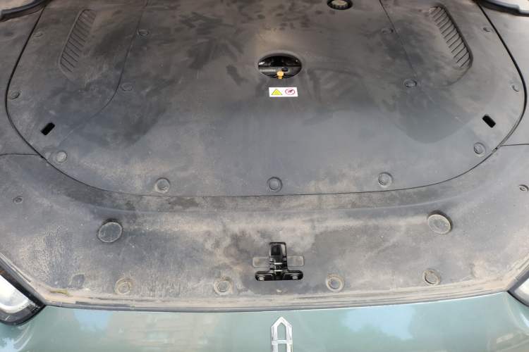 Used Hima AITO M5 2022 Extended-Range Four-Wheel Drive Performance Version Engine Bay