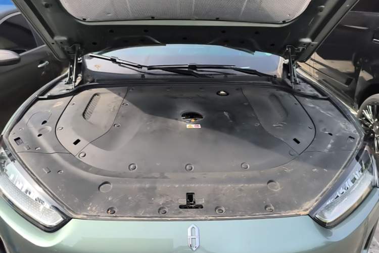 Used Hima AITO M5 2022 Extended-Range Four-Wheel Drive Ultimate Edition Engine Bay
