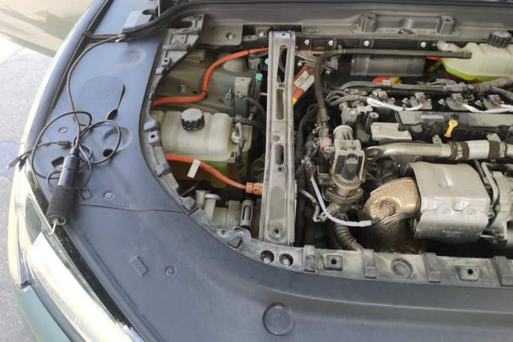 Used Hima AITO M5 2022 Extended-Range Four-Wheel Drive Performance Version Engine Bay Right