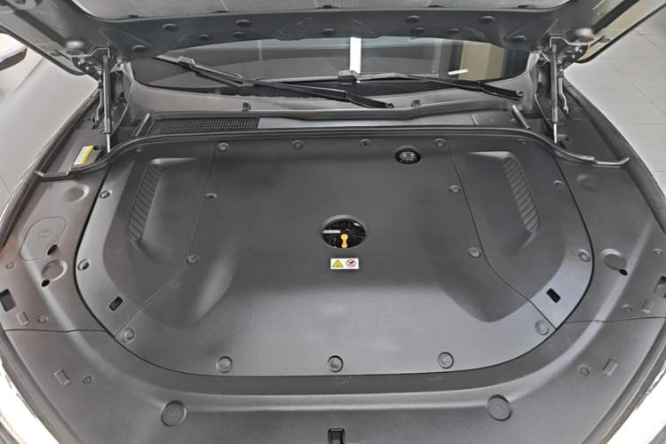 Used Hima AITO M5 2022 Extended-Range Four-Wheel Drive Ultimate Edition Engine Bay