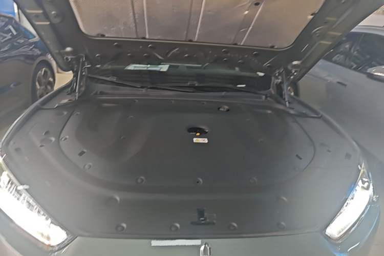 Used Hima AITO M5 2022 Extended-Range Four-Wheel Drive Performance Version Engine Bay