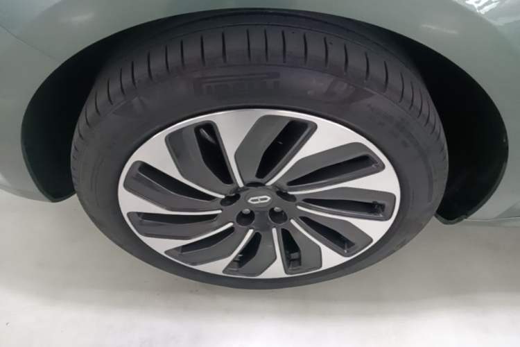 Used Hima AITO M5 2022 Extended-Range Four-Wheel Drive Ultimate Edition Exterior 2