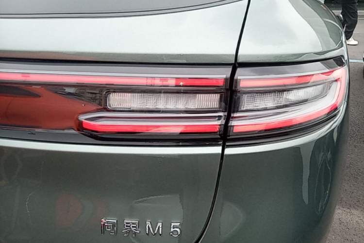 Used Hima AITO M5 2022 Extended-Range Four-Wheel Drive Flagship Edition Exterior 3