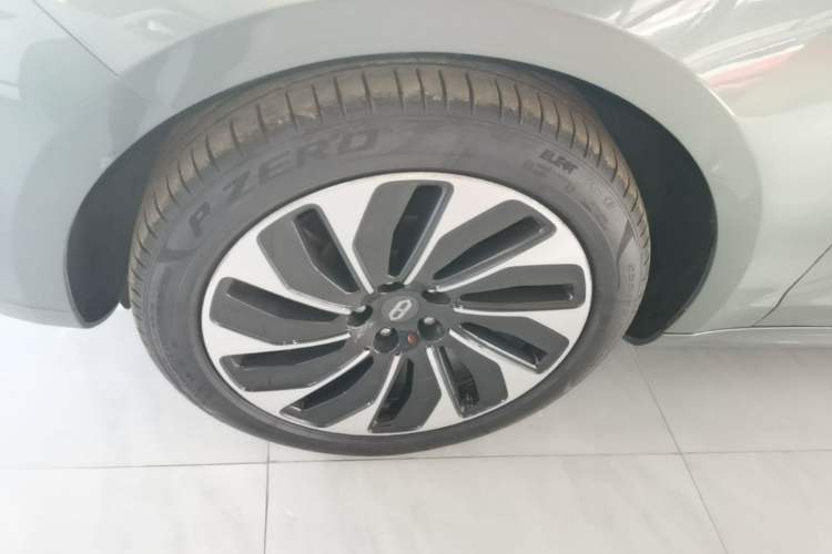 Used Hima AITO M5 2022 Extended-Range Four-Wheel Drive Performance Version Exterior 4