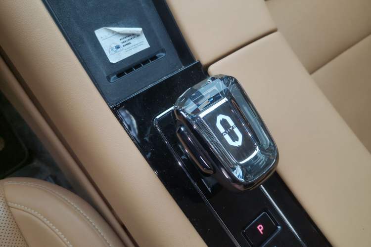 Used Hima AITO M5 2022 Extended-Range Four-Wheel Drive Ultimate Edition Gear Lever