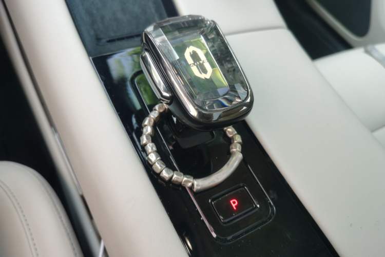 Used Hima AITO M5 2022 Extended-Range Four-Wheel Drive Performance Version Gear Lever
