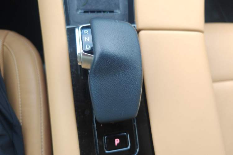 Used Hima AITO M5 2022 Extended-Range Four-Wheel Drive Ultimate Edition Gear Lever