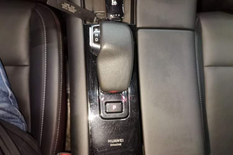 Used Hima AITO M5 2022 Extended-Range Four-Wheel Drive Performance Version Gear Lever