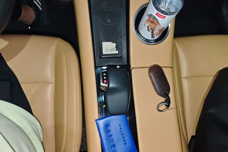 Used Hima AITO M5 2022 Extended-Range Four-Wheel Drive Ultimate Edition Gear Lever