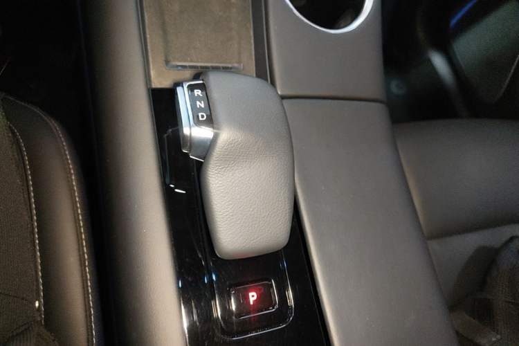 Used Hima AITO M5 2022 Extended-Range Four-Wheel Drive Ultimate Edition Gear Lever