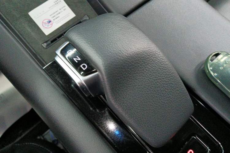 Used Hima AITO M5 2022 Extended-Range Four-Wheel Drive Ultimate Edition Gear Lever
