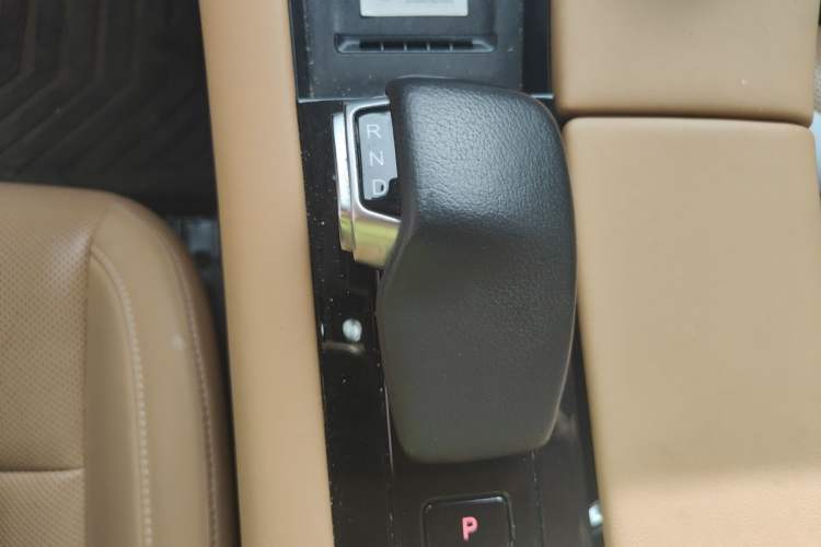 Used Hima AITO M5 2022 Range-Extended Rear-Drive Standard Version Gear Lever