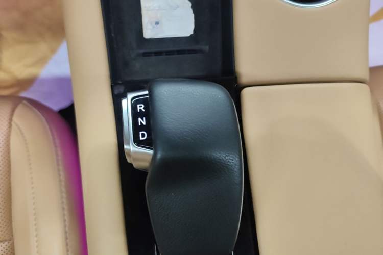 Used Hima AITO M5 2022 Extended-Range Four-Wheel Drive Ultimate Edition Gear Lever
