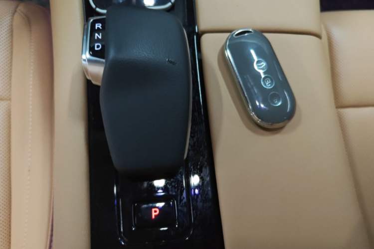 Used Hima AITO M5 2022 Range-Extended Rear-Drive Standard Version Gear Lever