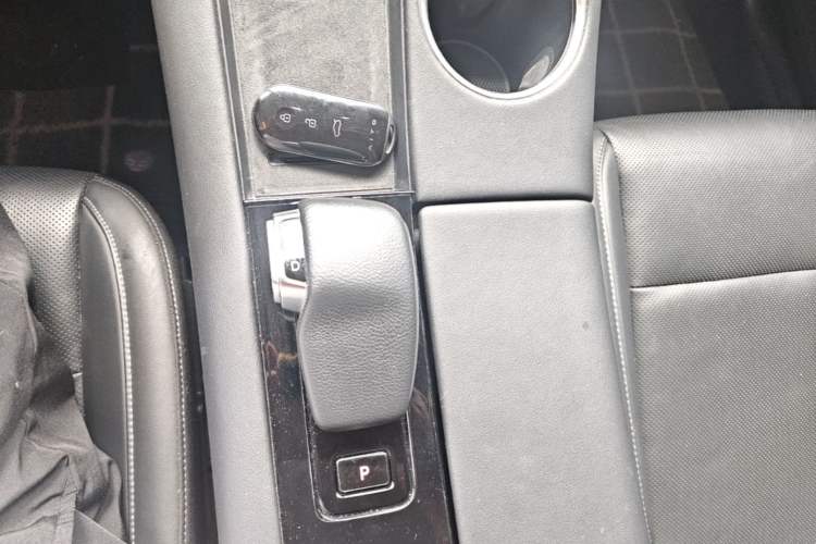 Used Hima AITO M5 2022 Extended-Range Four-Wheel Drive Performance Version Gear Lever