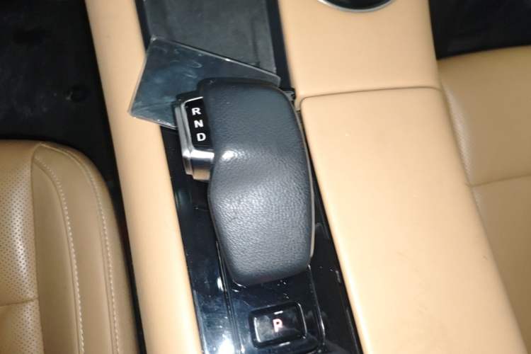 Used Hima AITO M5 2022 Extended-Range Four-Wheel Drive Performance Version Gear Lever