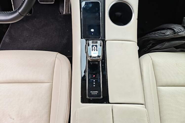 Used Hima AITO M5 2022 Extended-Range Four-Wheel Drive Flagship Edition Gear Lever