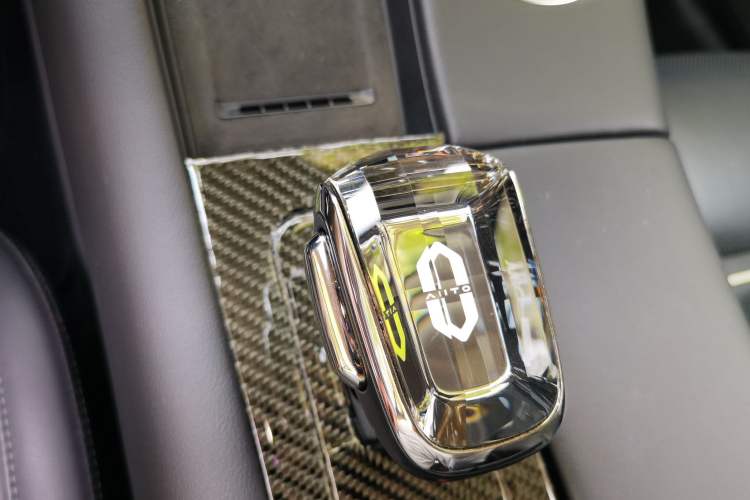 Used Hima AITO M5 2022 Extended-Range Four-Wheel Drive Flagship Edition Gear Lever