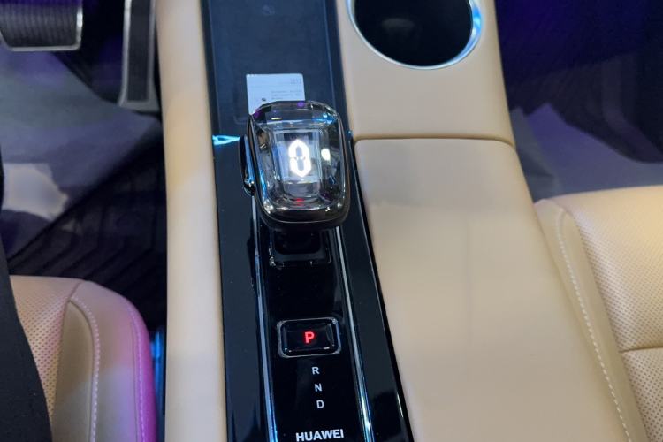 Used Hima AITO M5 2022 Extended-Range Four-Wheel Drive Flagship Edition Gear Lever