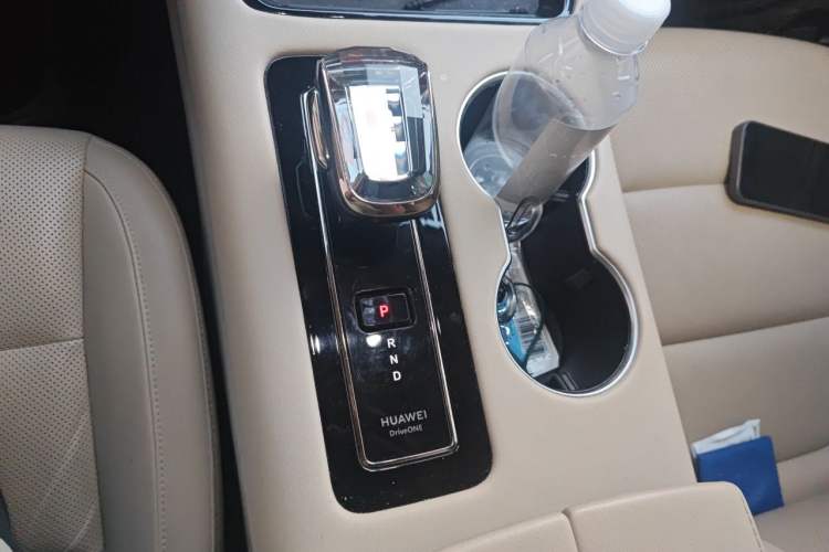 Used Hima AITO M5 2022 Pure Electric All-Wheel-Drive Performance Edition Gear Lever