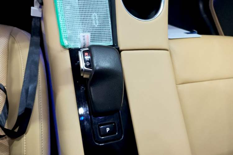 Used Hima AITO M5 2022 Extended-Range Four-Wheel Drive Performance Version Gear Lever