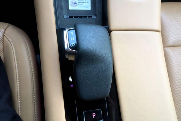 Used Hima AITO M5 2022 Extended-Range Four-Wheel Drive Ultimate Edition Gear Lever