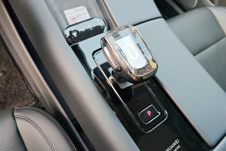 Used Hima AITO M5 2022 Extended-Range Four-Wheel Drive Flagship Edition Gear Lever