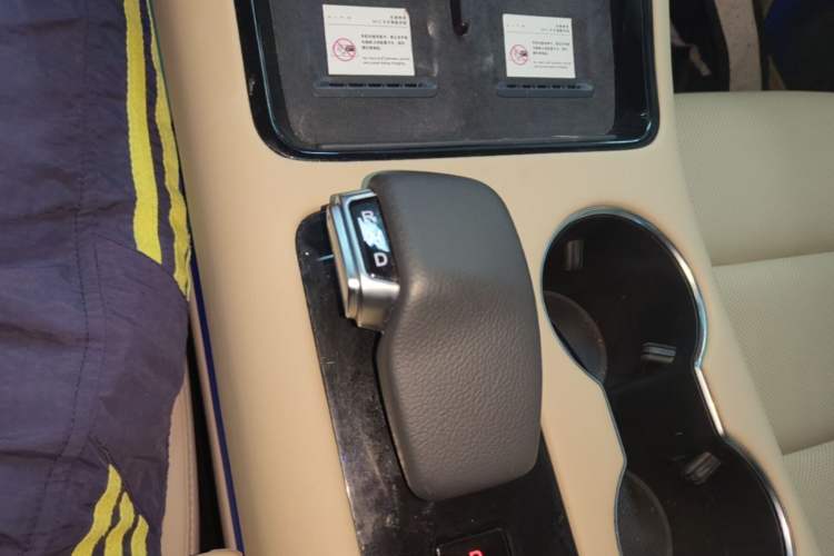 Used Hima AITO M5 2022 Pure Electric Rear-Drive Standard Edition Gear Lever